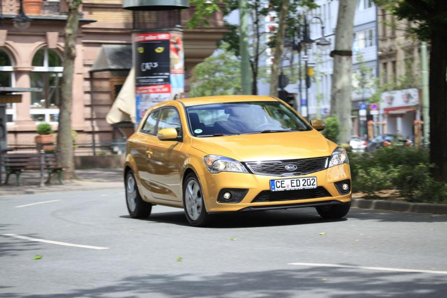  Kia pro_cee&rsquo;d EcoDynamics 2011 года  (фото 35 из 133)